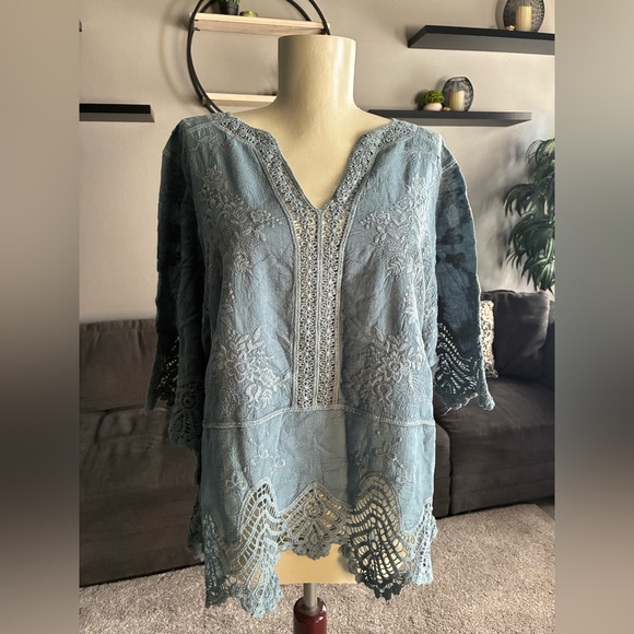 Democracy Lace Top Size Medium NWT - Picture 1 of 10